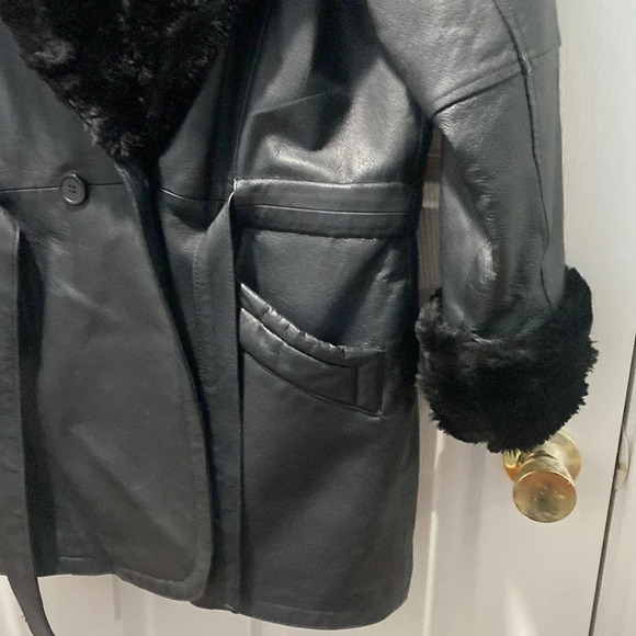 Reliable Source Fur-Lined 100% Leather Coat Size M - Picture 6 of 14